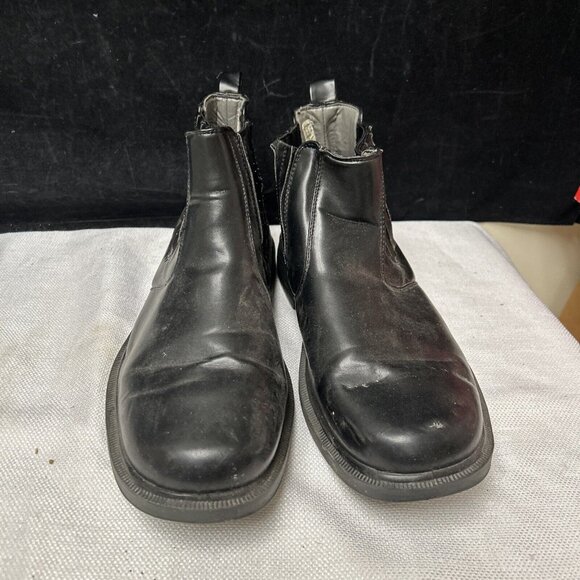 Men’s 9 1/Covington Ankle Boot/Shoe Black Faux Leather Pull On - Picture 1 of 6